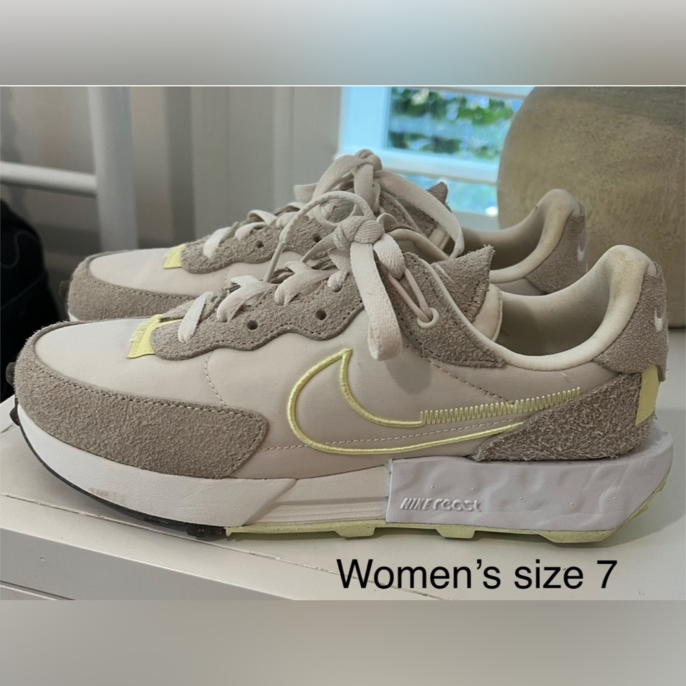 Women's Nike Cream and Yellow Sneakers
